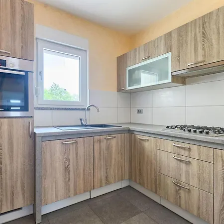 Karli Comfortable Vila